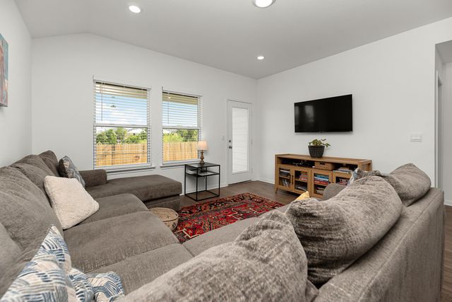 165 Santa Rosa LN, Buda, TX 78610