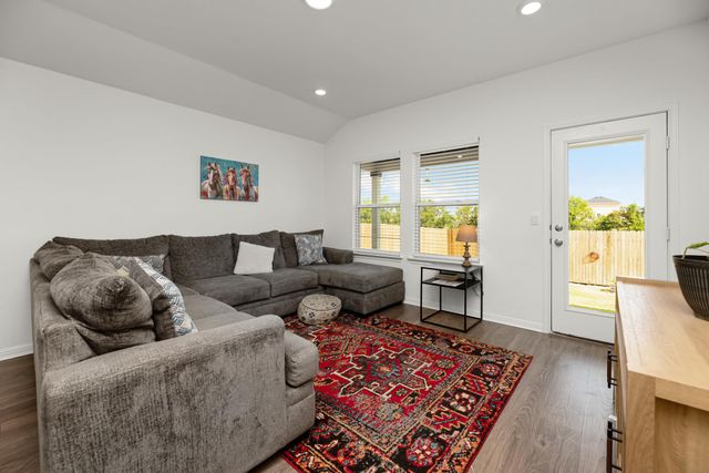 165 Santa Rosa LN, Buda, TX 78610