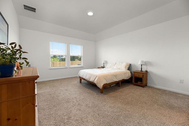 165 Santa Rosa LN, Buda, TX 78610