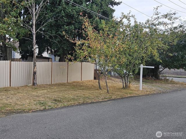 2805 62nd Avenue NE, Tacoma, WA 98422