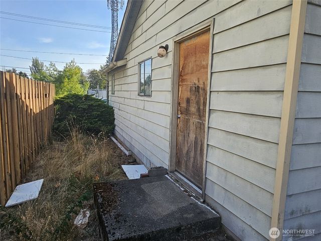 2805 62nd Avenue NE, Tacoma, WA 98422