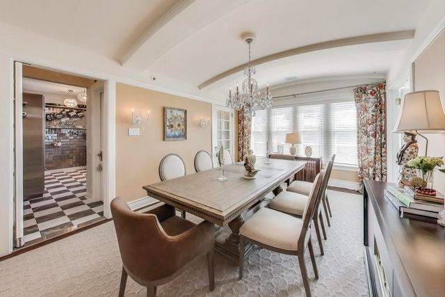 625 W Addison Street 3, Chicago, IL 60613