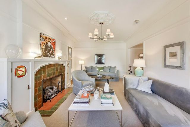 625 W Addison Street 3, Chicago, IL 60613