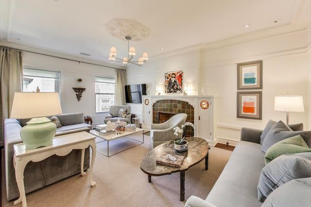 625 W Addison Street 3, Chicago, IL 60613