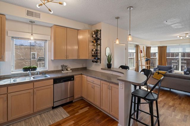 1805 3rd Avenue S 201, Minneapolis, MN 55404