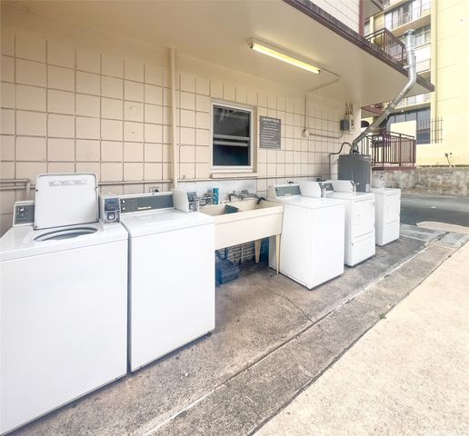 1555 Pensacola Street 200, Honolulu, HI 96822