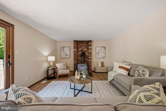 1527 EVERLEA RD, Marriottsville, MD 21104