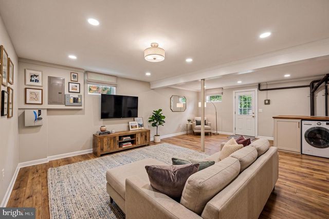 1527 EVERLEA RD, Marriottsville, MD 21104