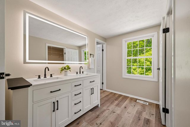 1527 EVERLEA RD, Marriottsville, MD 21104