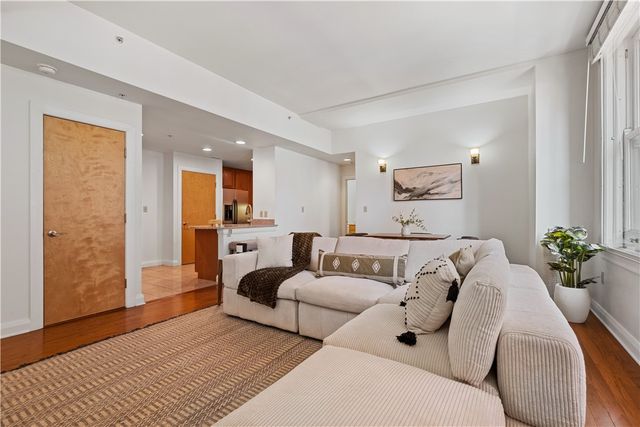 306 4th Ave 501, Downtown Pgh, PA 15222