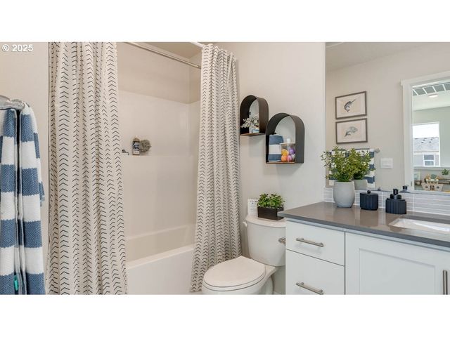 6598 Se Nasha, Hillsboro, OR 97123