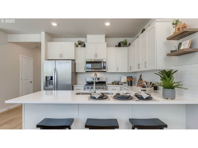 6598 Se Nasha, Hillsboro, OR 97123