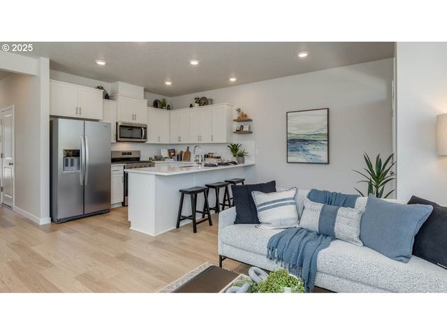 6598 Se Nasha, Hillsboro, OR 97123