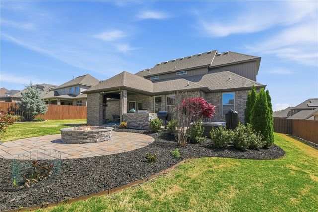2513 S Horizon Boulevard, Rogers, AR 72758