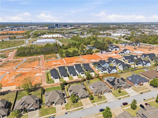 2513 S Horizon Boulevard, Rogers, AR 72758