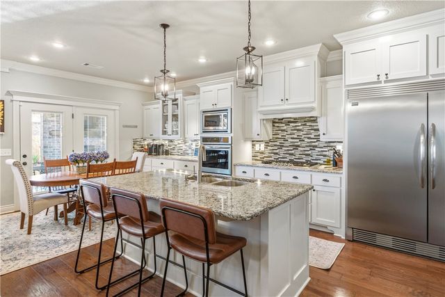2513 S Horizon Boulevard, Rogers, AR 72758