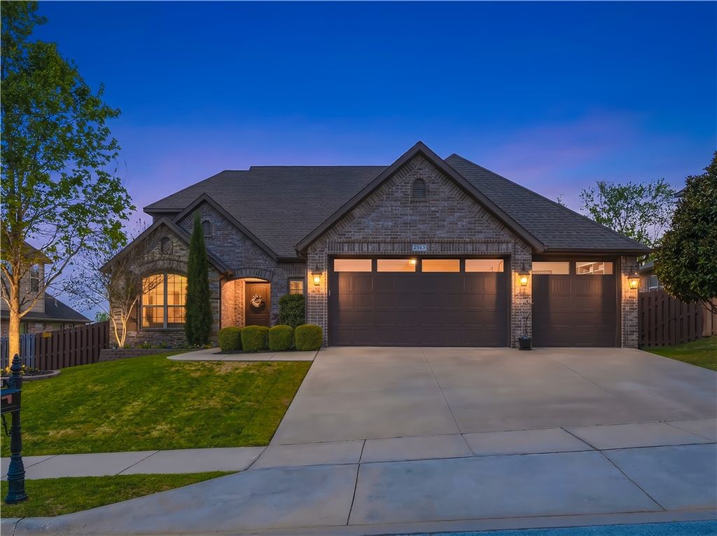 2513 S Horizon Boulevard, Rogers, AR 72758