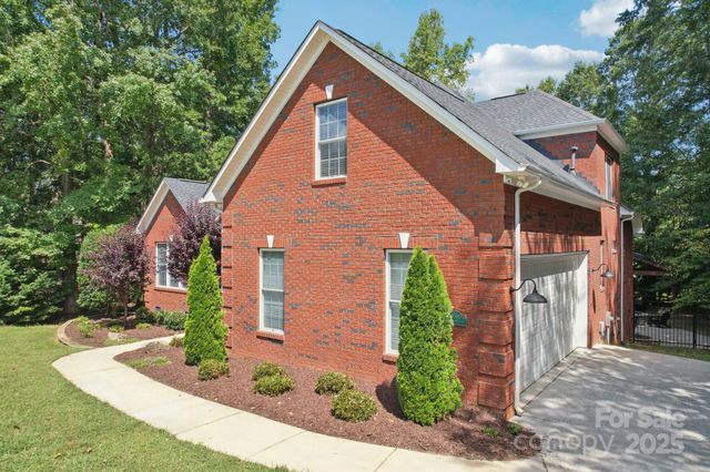 3040 Patrick Place Circle, Clover, SC 29710