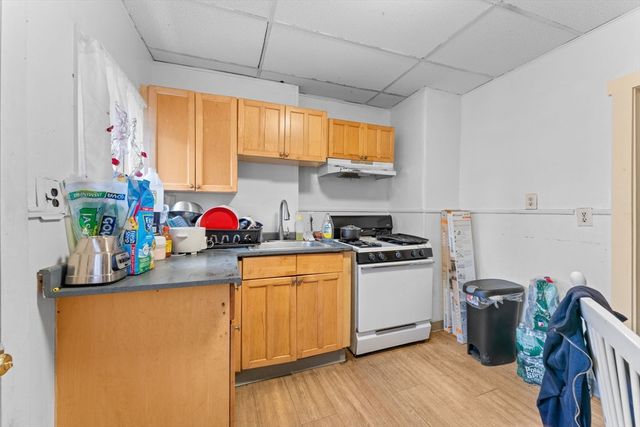 39 Spencer Ave, Chelsea, MA 02150
