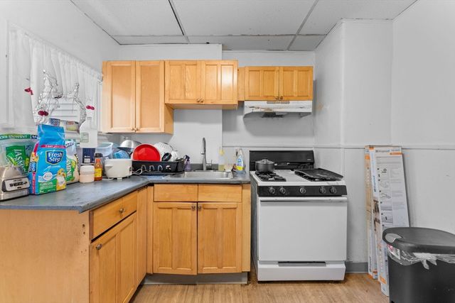 39 Spencer Ave, Chelsea, MA 02150