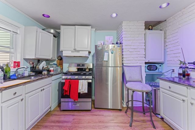 39 Spencer Ave, Chelsea, MA 02150