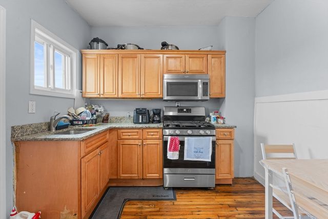 39 Spencer Ave, Chelsea, MA 02150