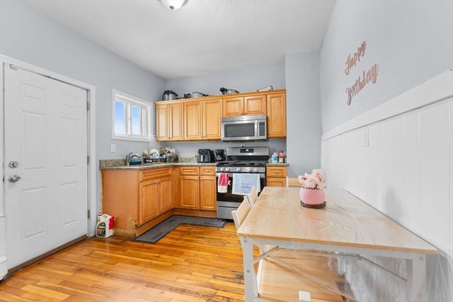 39 Spencer Ave, Chelsea, MA 02150