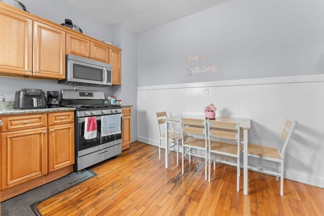 39 Spencer Ave, Chelsea, MA 02150