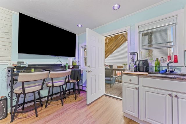 39 Spencer Ave, Chelsea, MA 02150