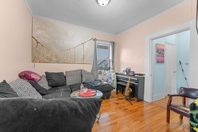 39 Spencer Ave, Chelsea, MA 02150