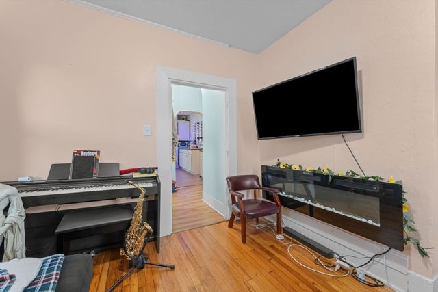 39 Spencer Ave, Chelsea, MA 02150