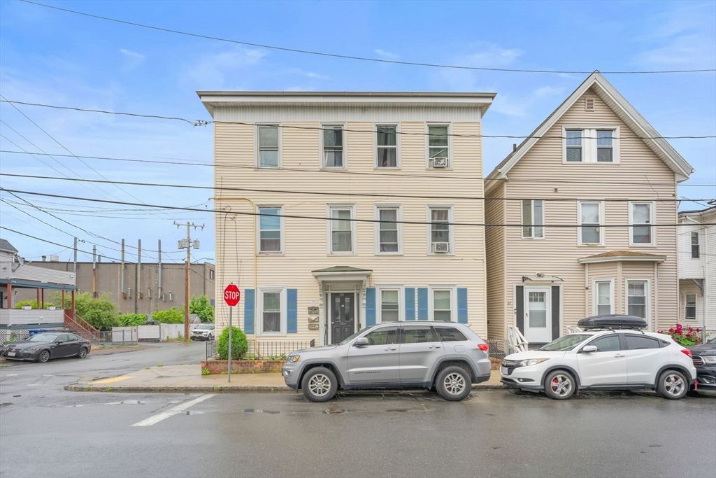 39 Spencer Ave, Chelsea, MA 02150