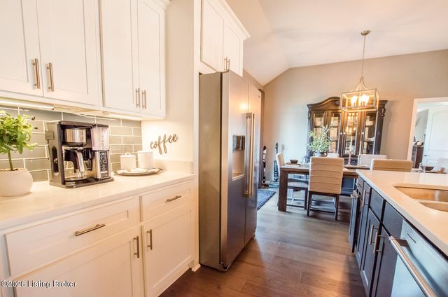 115 Charleston Dr, Mt Washington, KY 40047