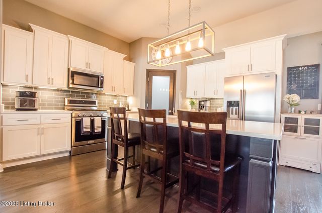 115 Charleston Dr, Mt Washington, KY 40047