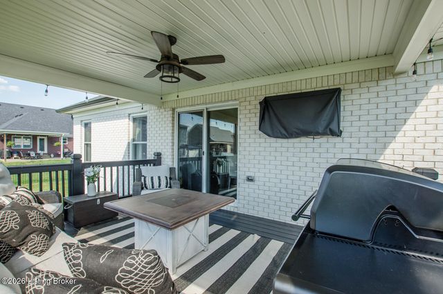 115 Charleston Dr, Mt Washington, KY 40047