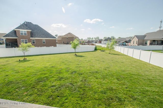115 Charleston Dr, Mt Washington, KY 40047