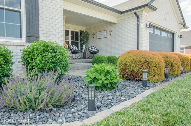 115 Charleston Dr, Mt Washington, KY 40047