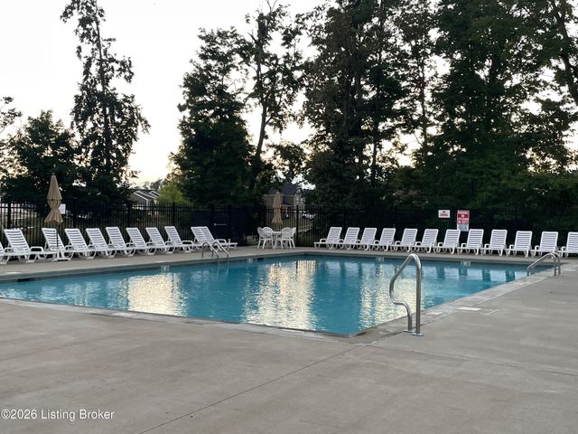 115 Charleston Dr, Mt Washington, KY 40047