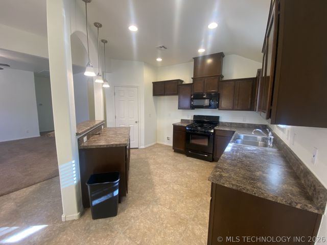 14836 S Hudson Avenue, Bixby, OK 74008