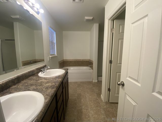 14836 S Hudson Avenue, Bixby, OK 74008