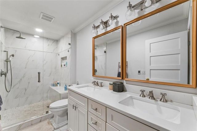 6042 Howe Drive, Fairway, KS 66205