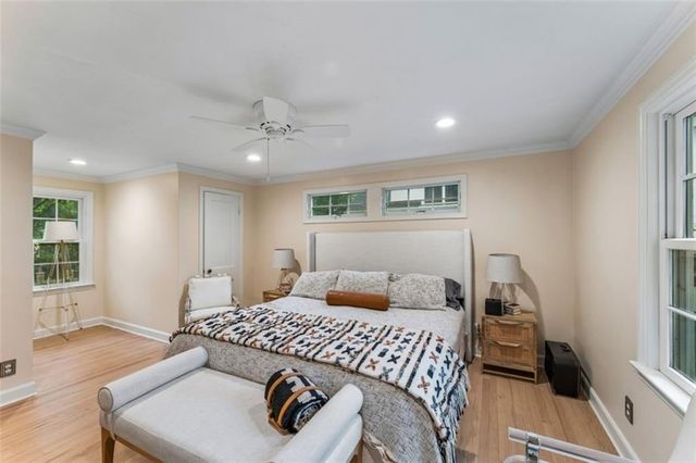 6042 Howe Drive, Fairway, KS 66205