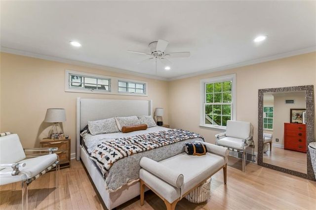 6042 Howe Drive, Fairway, KS 66205