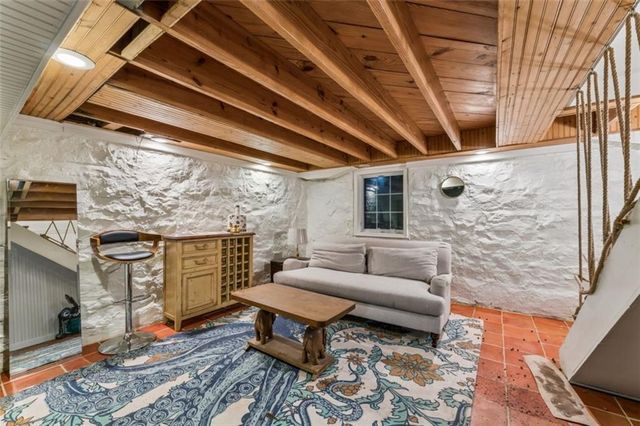 6042 Howe Drive, Fairway, KS 66205
