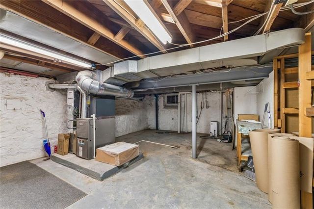 6042 Howe Drive, Fairway, KS 66205