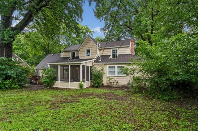 6042 Howe Drive, Fairway, KS 66205