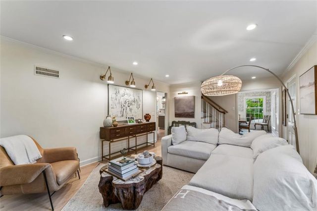 6042 Howe Drive, Fairway, KS 66205