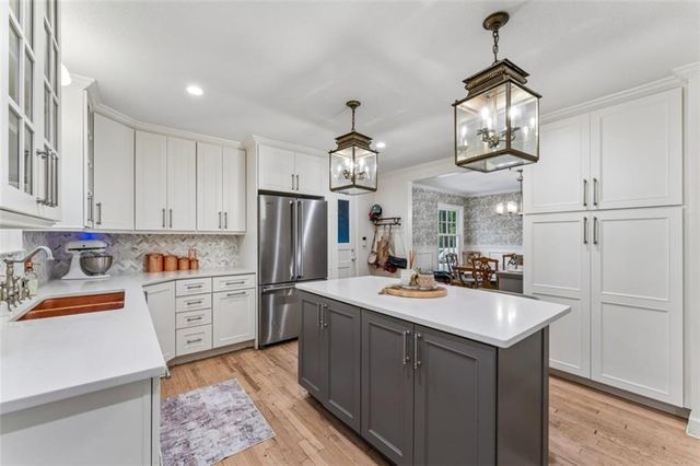 6042 Howe Drive, Fairway, KS 66205