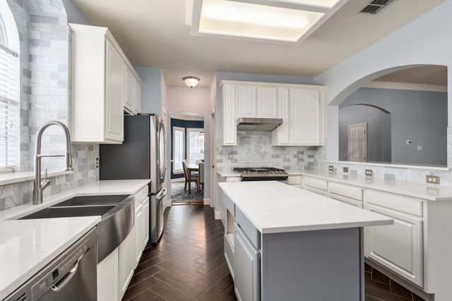 10300 Donley Drive, Irving, TX 75063