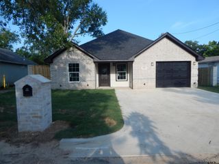 825 S Tubbs St, Tyler, TX 75701
